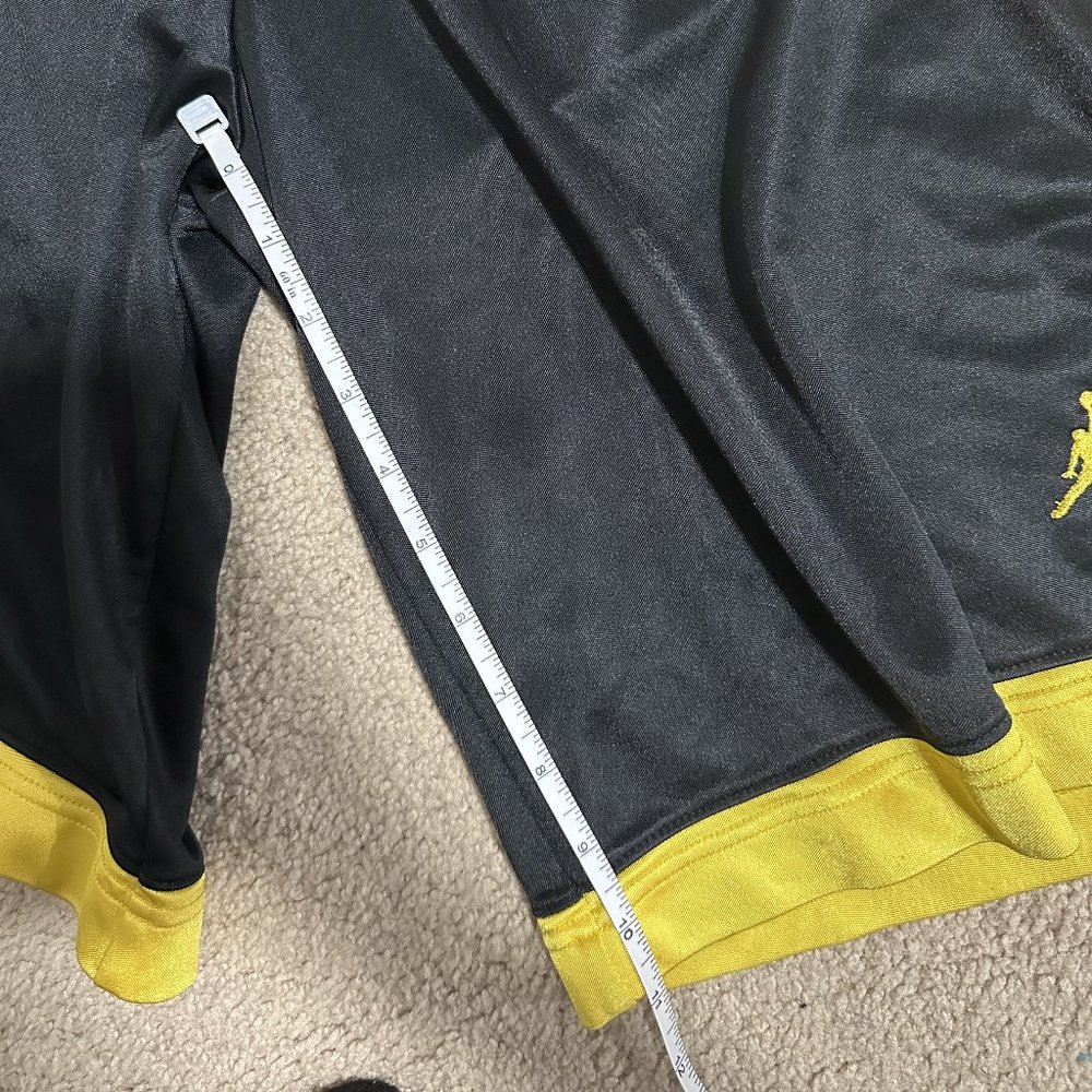 Limited edition Jordan Shorts - Sz L - Picture 8 of 9